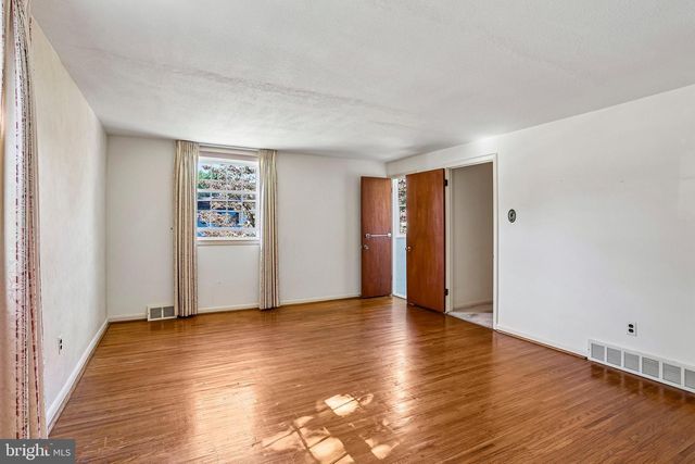 625 CAMBRIDGE RD, Brookhaven, PA 19015