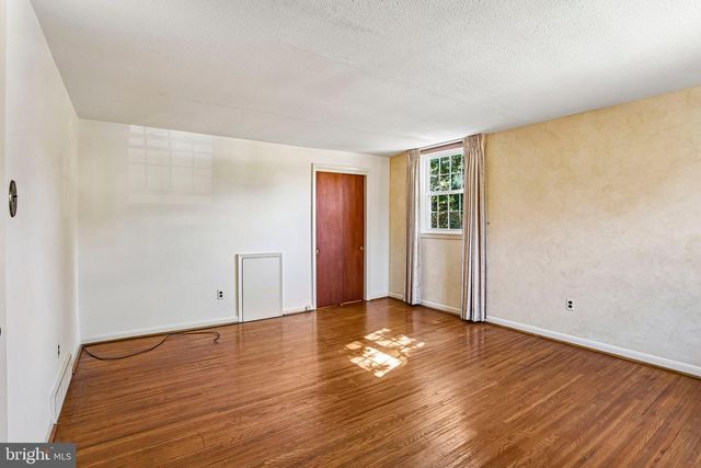 625 CAMBRIDGE RD, Brookhaven, PA 19015