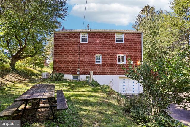 625 CAMBRIDGE RD, Brookhaven, PA 19015