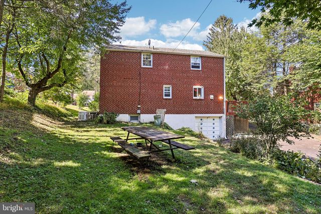 625 CAMBRIDGE RD, Brookhaven, PA 19015