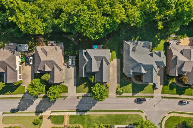 1050 Alice Springs Cir, Spring Hill, TN 37174