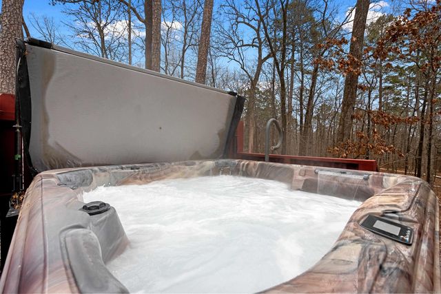 11 Seville Lane, Hot Springs Village, AR 71909