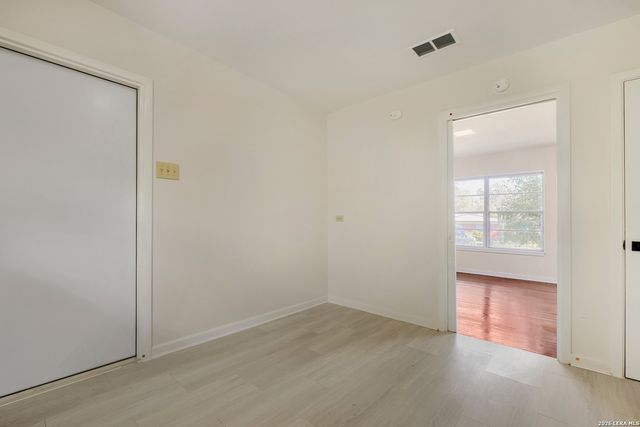 706 Clearview Dr, San Antonio, TX 78228