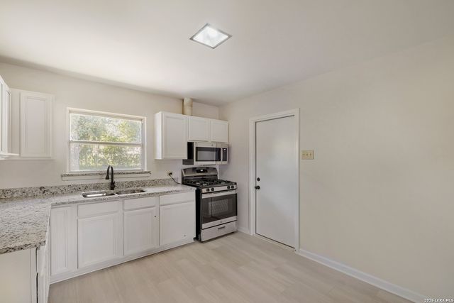 706 Clearview Dr, San Antonio, TX 78228
