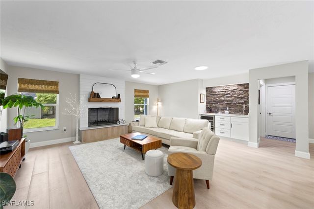 3795 Liberty SQ, Fort Myers, FL 33908