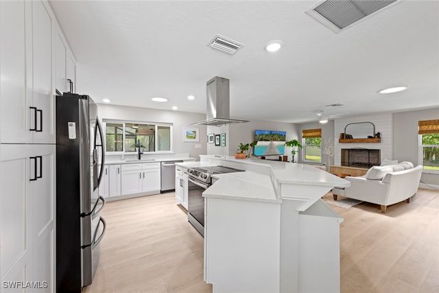 3795 Liberty SQ, Fort Myers, FL 33908