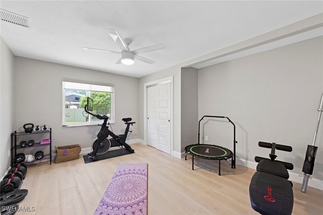 3795 Liberty SQ, Fort Myers, FL 33908