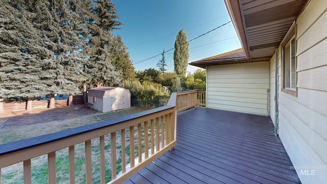 204 N Blaine, Moscow, ID 83843