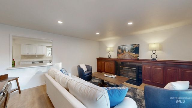 204 N Blaine, Moscow, ID 83843