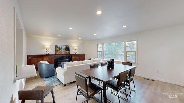 204 N Blaine, Moscow, ID 83843