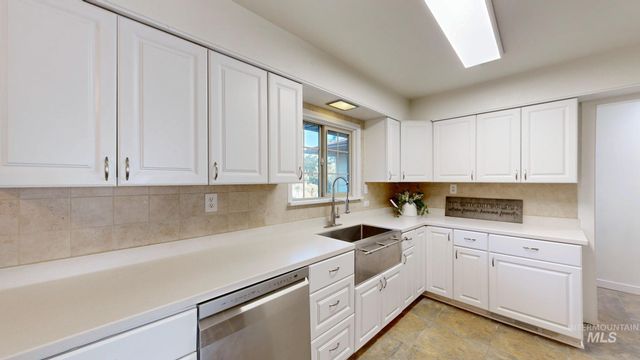 204 N Blaine, Moscow, ID 83843