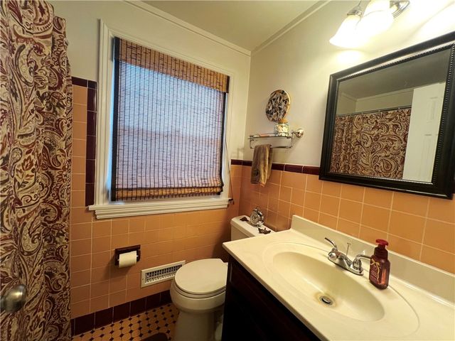 15 Lynnwood Drive, Brighton, NY 14618