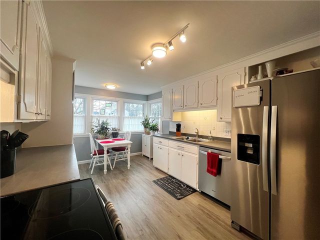 15 Lynnwood Drive, Brighton, NY 14618