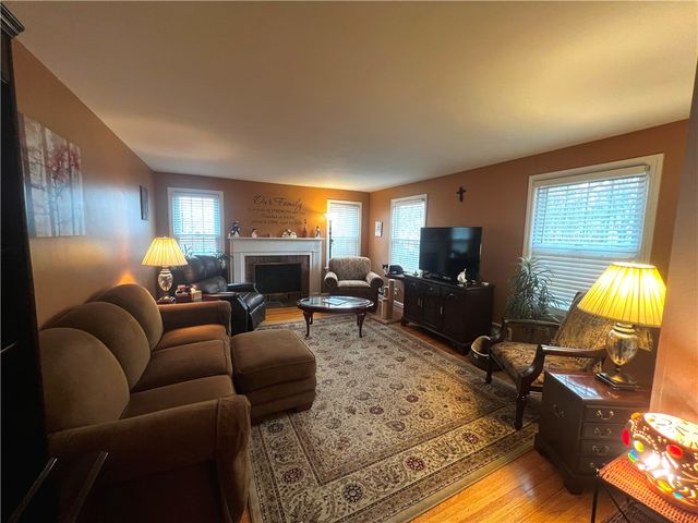 15 Lynnwood Drive, Brighton, NY 14618