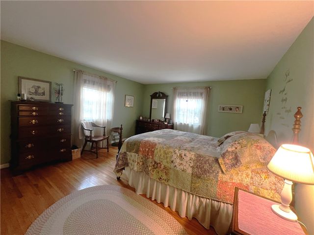 15 Lynnwood Drive, Brighton, NY 14618