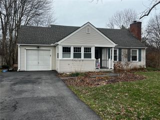 15 Lynnwood Drive, Brighton, NY 14618