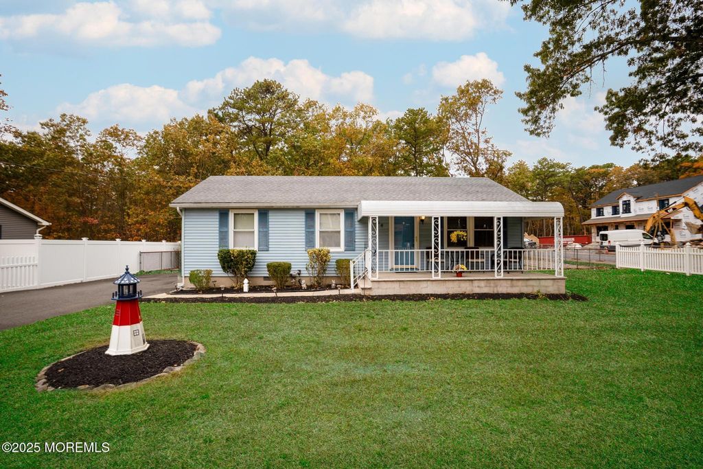 704 Dunedin Street, Toms River, NJ 08753