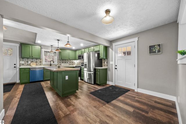 8230 W Lotan Road, Lake City, MI 49651