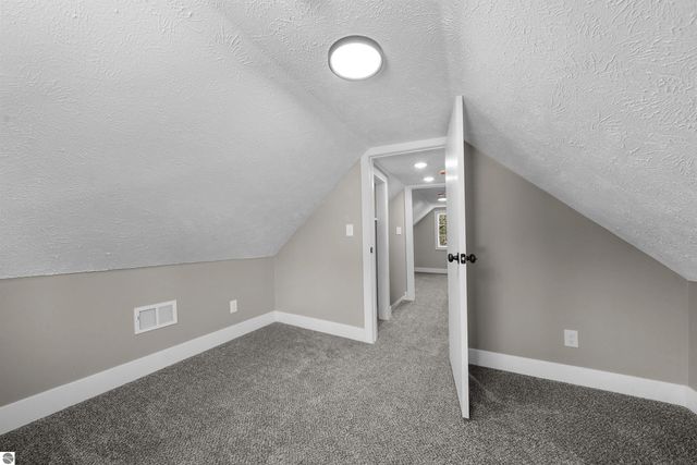 8230 W Lotan Road, Lake City, MI 49651