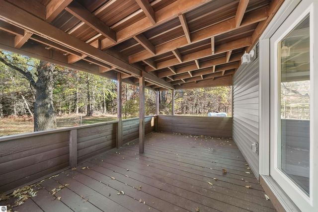 8230 W Lotan Road, Lake City, MI 49651