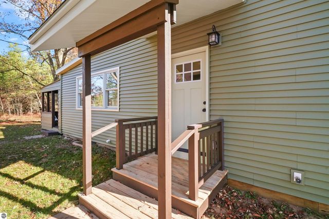 8230 W Lotan Road, Lake City, MI 49651