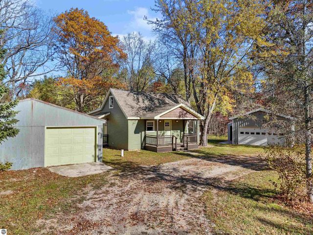 8230 W Lotan Road, Lake City, MI 49651
