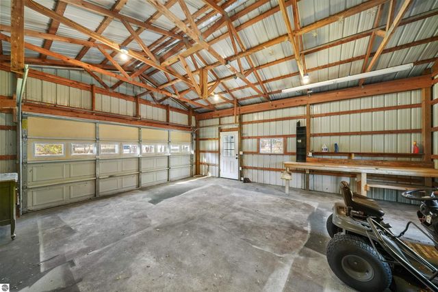 8230 W Lotan Road, Lake City, MI 49651