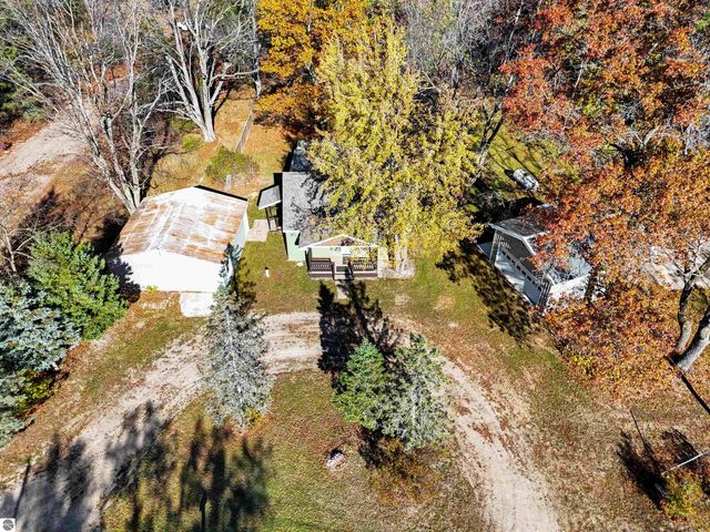 8230 W Lotan Road, Lake City, MI 49651