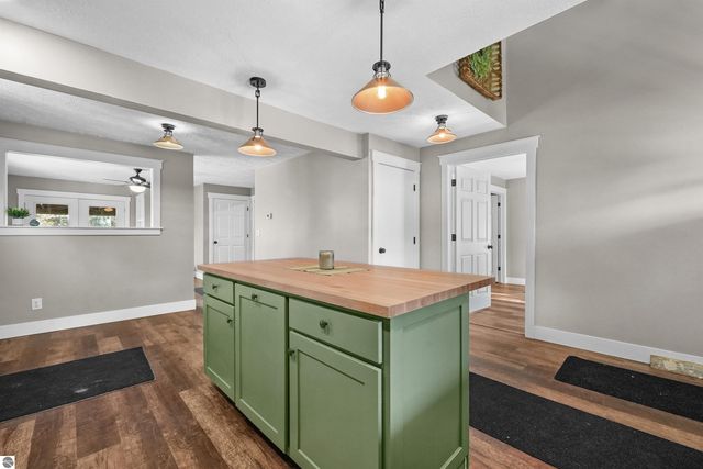 8230 W Lotan Road, Lake City, MI 49651