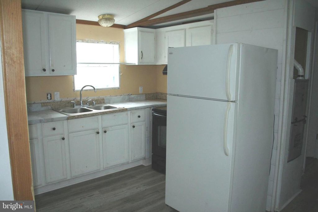 Image 15 of property listing at 5850 BROOK ST, Salisbury, MD 21801