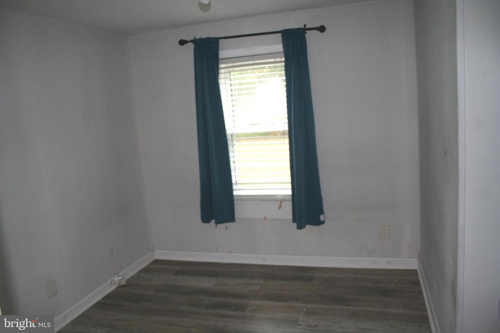 Image 4 of property listing at 5850 BROOK ST, Salisbury, MD 21801