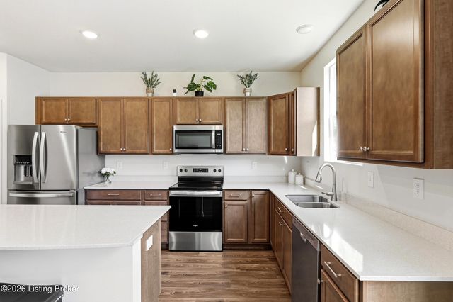 4603 Golden Eagle Dr, Louisville, KY 40245