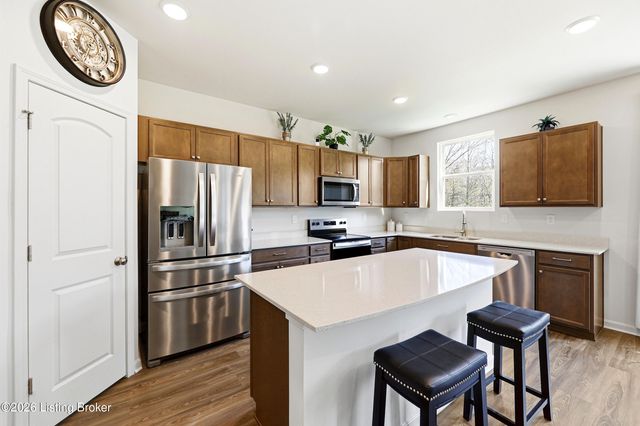 4603 Golden Eagle Dr, Louisville, KY 40245