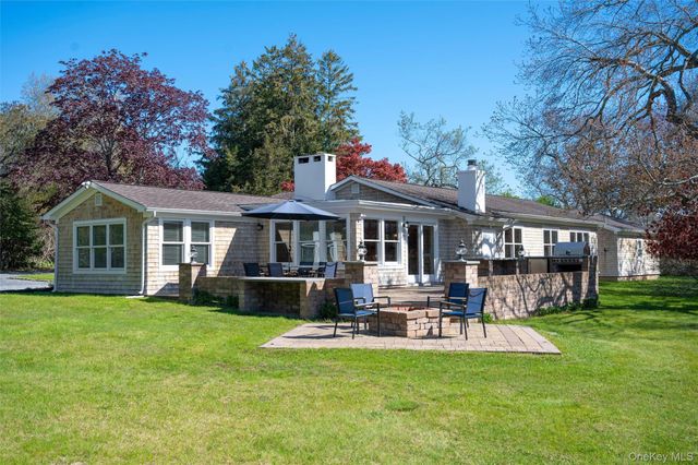 111 S Country Road, Remsenburg, NY 11960