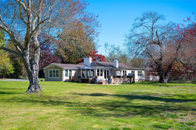 111 S Country Road, Remsenburg, NY 11960
