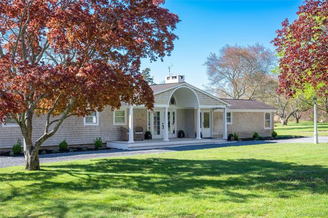 111 S Country Road, Remsenburg, NY 11960