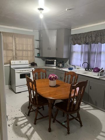 220 Black Street, Walterboro, SC 29488