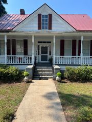 220 Black Street, Walterboro, SC 29488