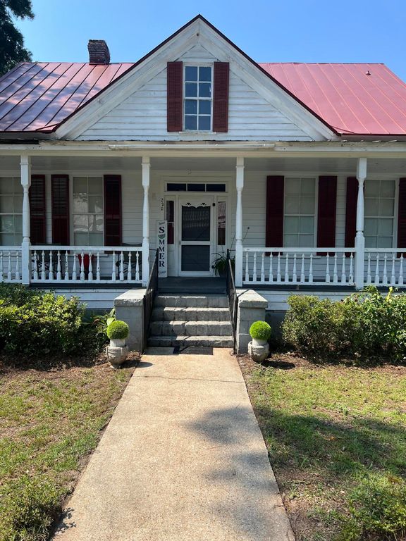 220 Black Street, Walterboro, SC 29488