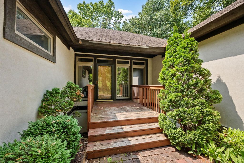 3114 County Road 101 S, Wayzata, MN 55391 — photo 2