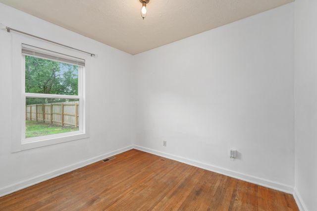 207 N Florence St, Wichita, KS 67212