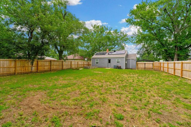 207 N Florence St, Wichita, KS 67212
