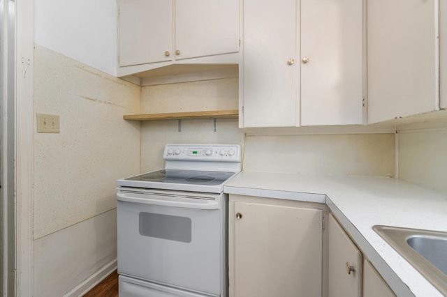 207 N Florence St, Wichita, KS 67212