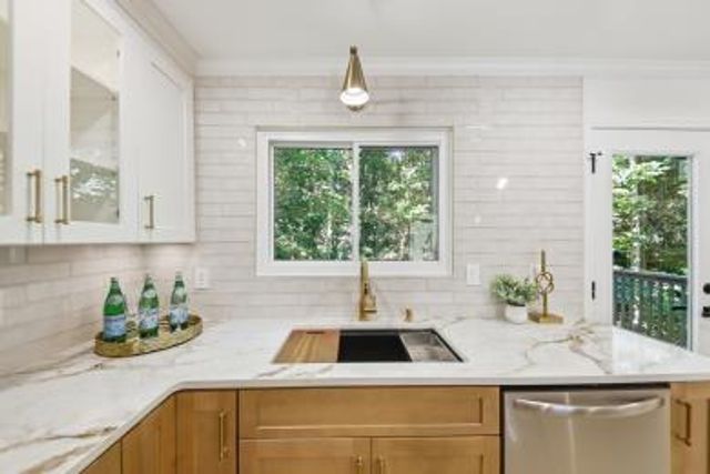 3774 Hollow Oak Lane, Lithonia, GA 30038