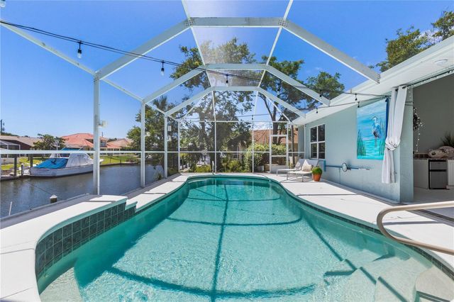 4 COTTAGEGATE COURT, Palm Coast, FL 32137