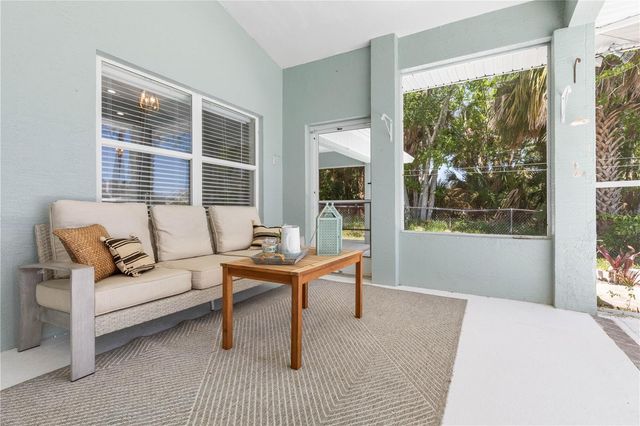 4 COTTAGEGATE COURT, Palm Coast, FL 32137