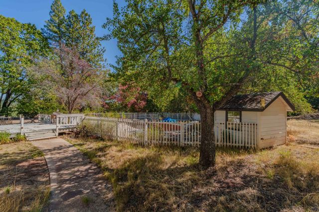 21000 French Gulch Rd, Pine Grove, CA 95665