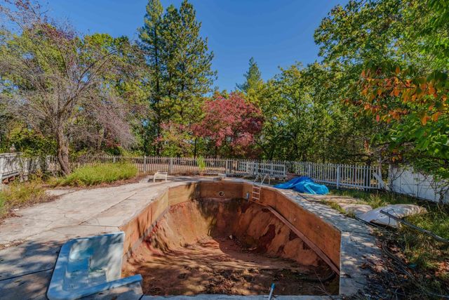 21000 French Gulch Rd, Pine Grove, CA 95665