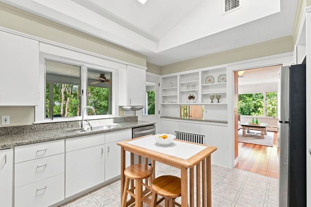 16 Manters Point, Plymouth, MA 02360