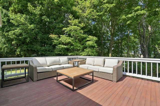 16 Manters Point, Plymouth, MA 02360